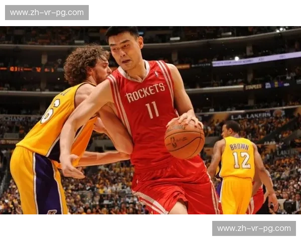 红色巨人的图腾:当姚明遇上湖人,那段被时光铭刻的巅峰战事